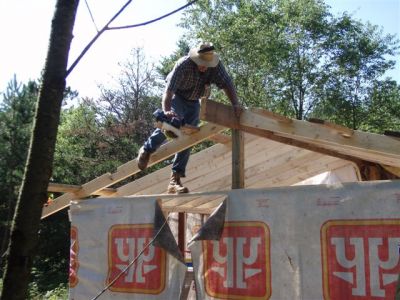 Cabin -Building the Roof (13)